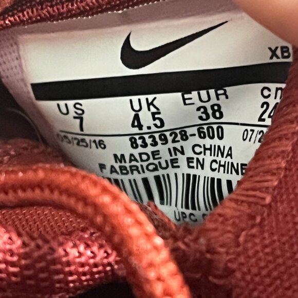 Nike Roshe One Women's Dark Cayenne Red Athletic Shoes Size 7 - Picture 8 of 8